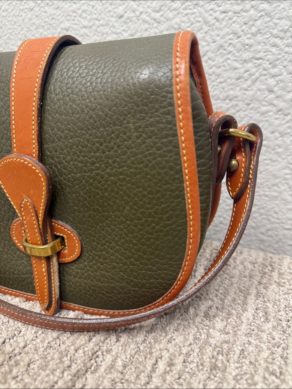 Rare Vintage Dooney & Bourke Olive Equestrian Tack Crossbody Saddle Bag - Picture 2 of 14